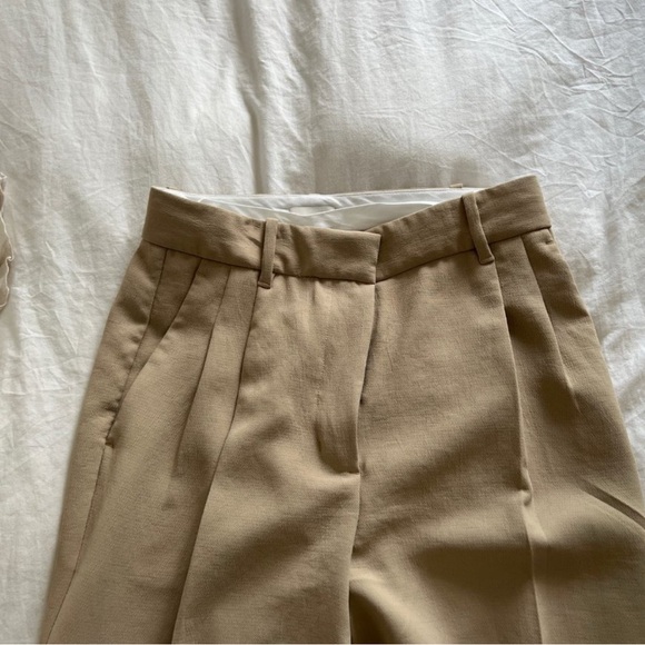Aritizia Effortless Pant in light beige - Picture 1 of 4